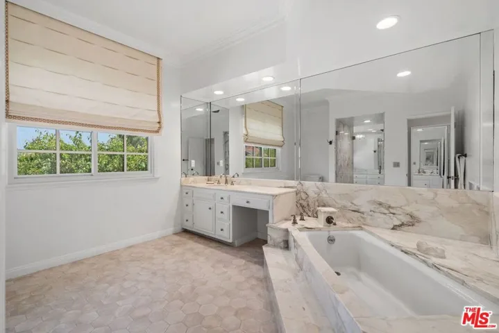 2720 Aqua Verde Circle, Los Angeles, California 90077