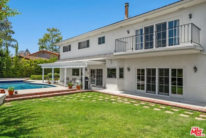 2720 Aqua Verde Circle, Los Angeles, California 90077