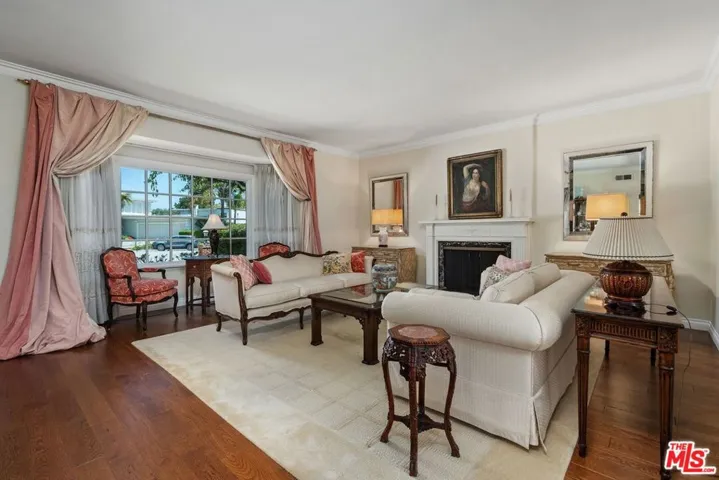 2720 Aqua Verde Circle, Los Angeles, California 90077