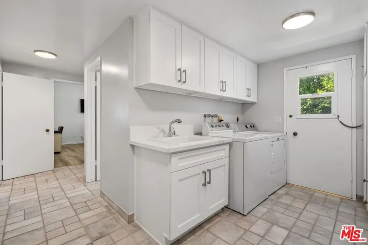 2720 Aqua Verde Circle, Los Angeles, California 90077