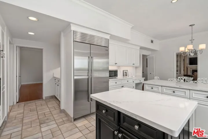 2720 Aqua Verde Circle, Los Angeles, California 90077