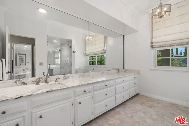 2720 Aqua Verde Circle, Los Angeles, California 90077