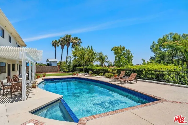 2720 Aqua Verde Circle, Los Angeles, California 90077