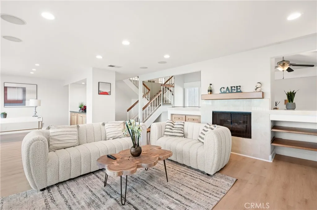 25 Lakeview 60, Irvine, California 92604 — photo 5
