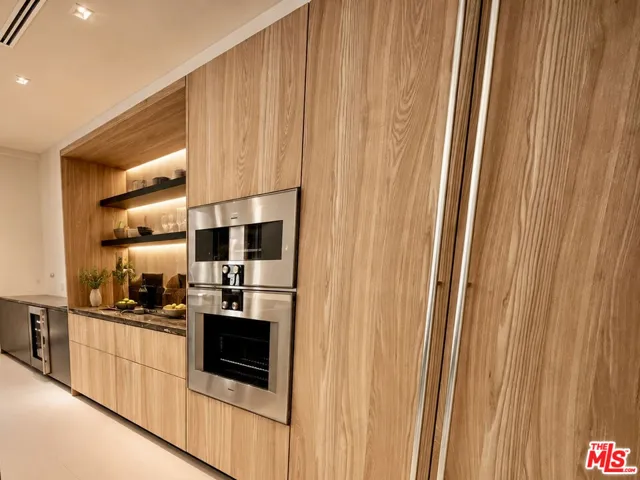 8741 Dorrington Avenue, West Hollywood, California 90048