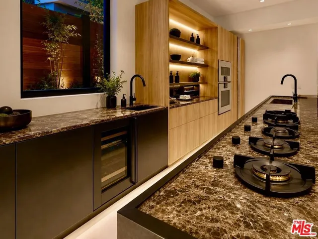 8741 Dorrington Avenue, West Hollywood, California 90048