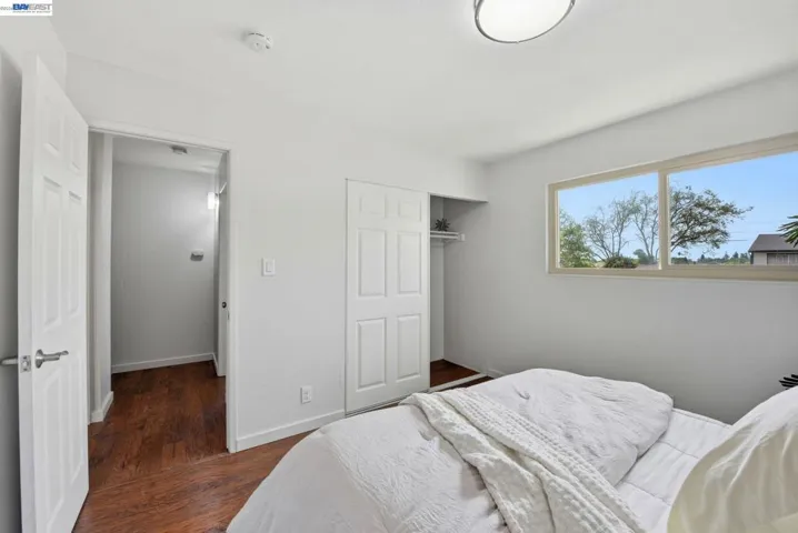 27864 Hummingbird Ct, Hayward, California 94545-4042