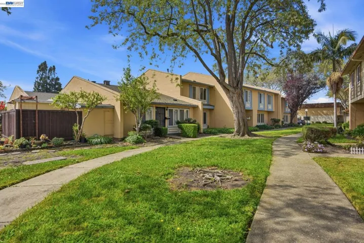 27864 Hummingbird Ct, Hayward, California 94545-4042