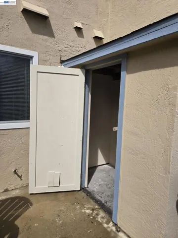 27864 Hummingbird Ct, Hayward, California 94545-4042