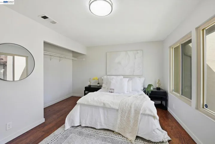 27864 Hummingbird Ct, Hayward, California 94545-4042