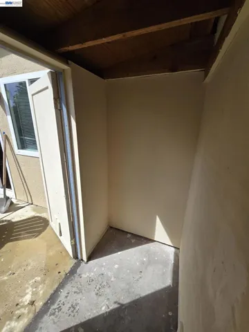 27864 Hummingbird Ct, Hayward, California 94545-4042