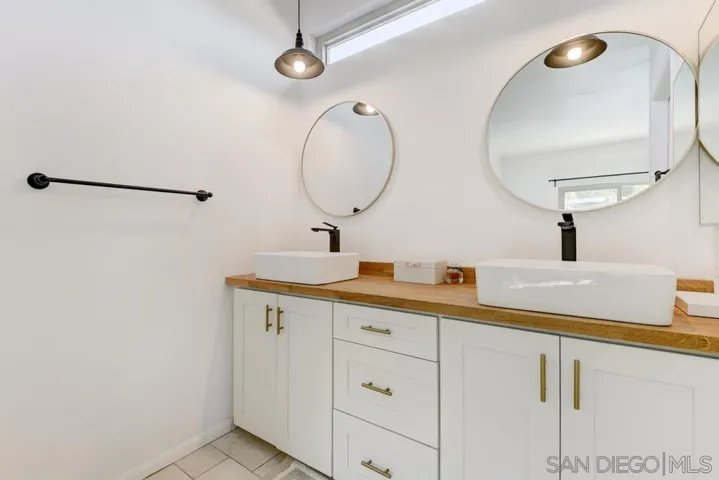 2735 Waterbury Way, Carlsbad, California 92010