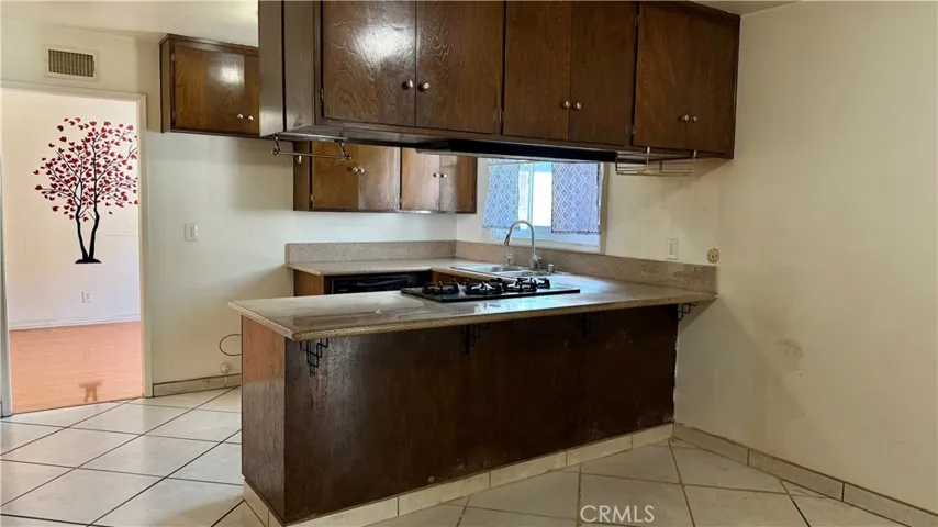 519 Ellingbrook, Montebello, California 90640
