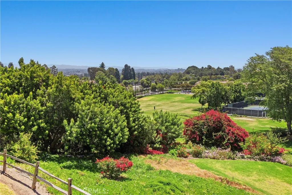 Lush, green surrounding. Lush, green surrounding.