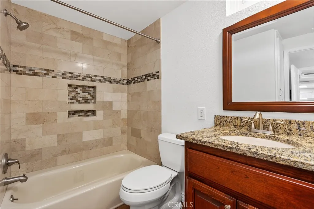 Bathtub with tile finishes. Bathtub with tile finishes.