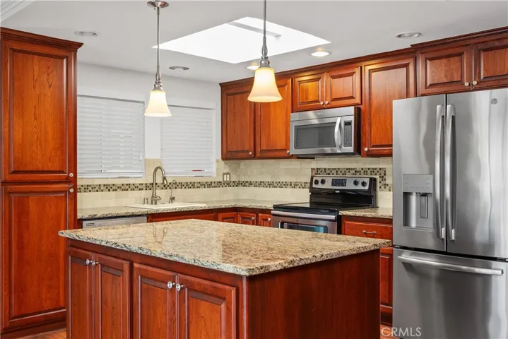 Open kitchen with island.