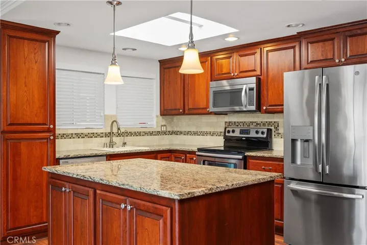 Open kitchen with island.