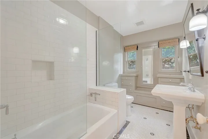 351 Newport Avenue, Long Beach, California 90814