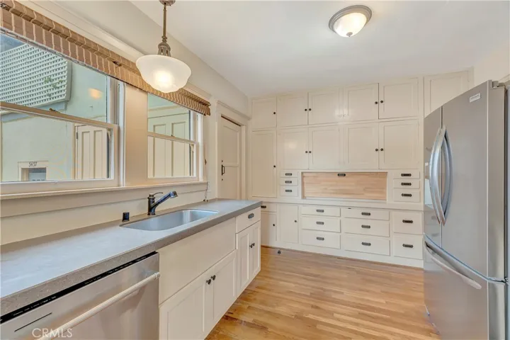 351 Newport Avenue, Long Beach, California 90814