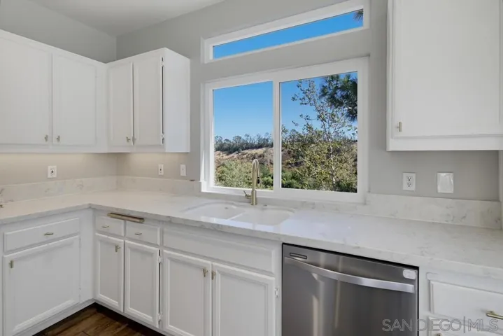 7130 Calabria Ct E, San Diego, California 92122