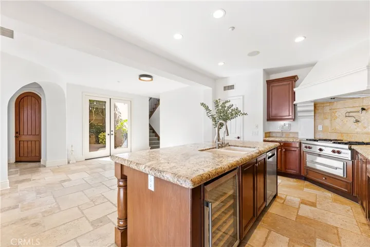 12 Gentle Breeze, Newport Coast, California 92657