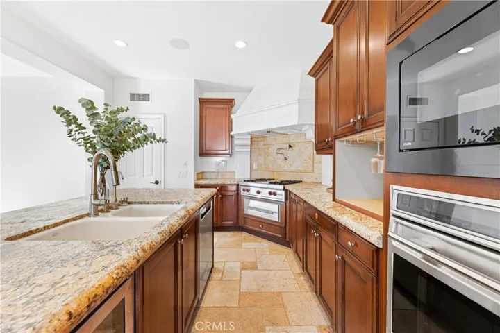 12 Gentle Breeze, Newport Coast, California 92657