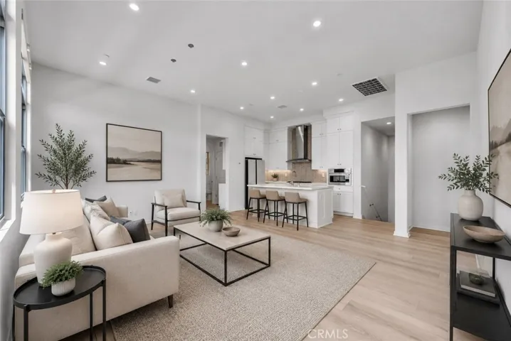 220 Ashby, Irvine, California 92618
