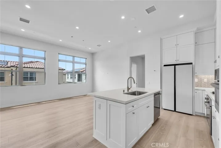 220 Ashby, Irvine, California 92618