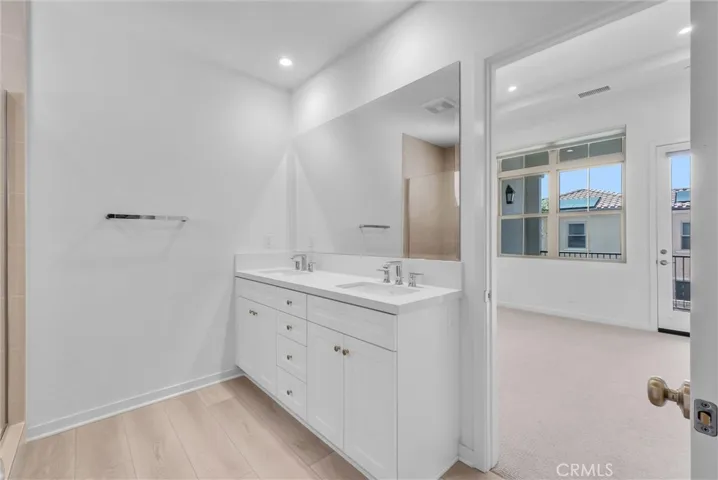 220 Ashby, Irvine, California 92618