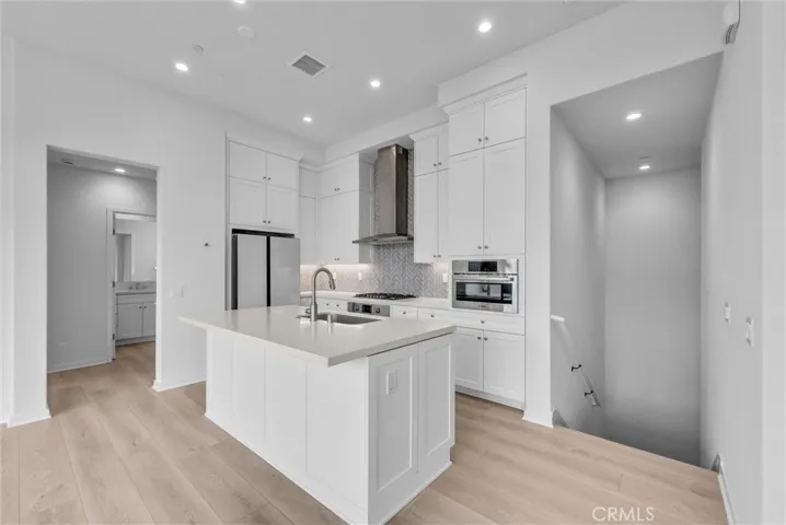 220 Ashby, Irvine, California 92618