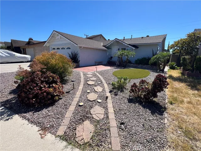 21011 Wardham, Lakewood, California 90715