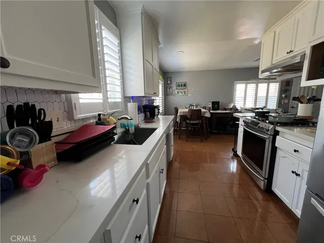 21011 Wardham, Lakewood, California 90715