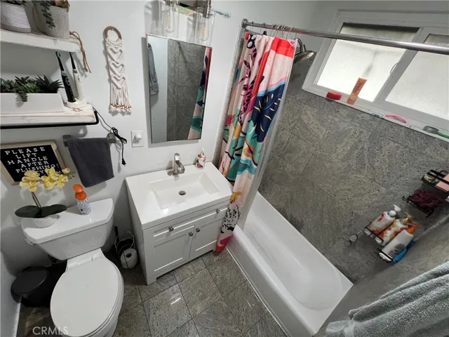 21011 Wardham, Lakewood, California 90715