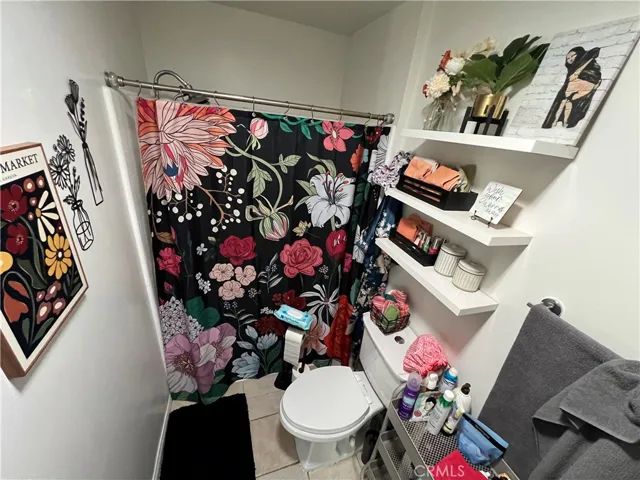 21011 Wardham, Lakewood, California 90715