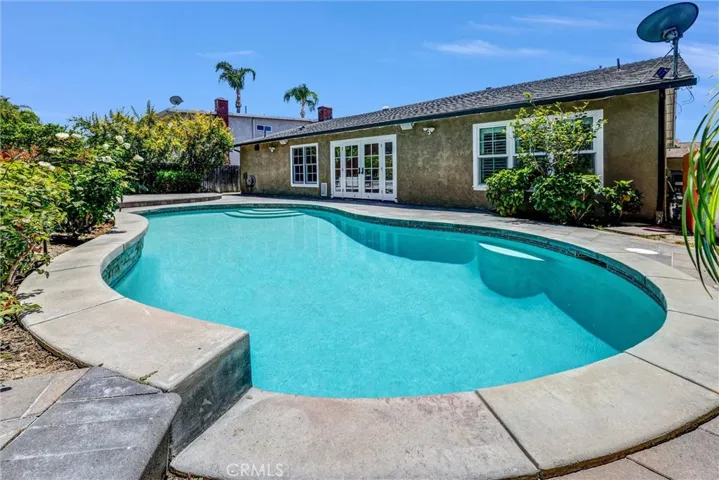 refreshing pool
