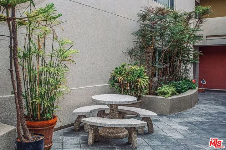 446 San Vicente Boulevard 107, Santa Monica, California 90402