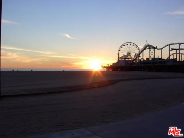 446 San Vicente Boulevard 107, Santa Monica, California 90402