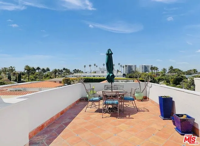446 San Vicente Boulevard 107, Santa Monica, California 90402