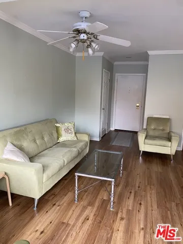 446 San Vicente Boulevard 107, Santa Monica, California 90402