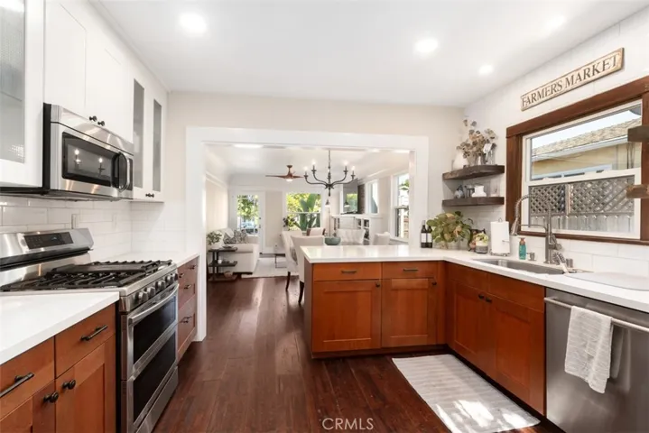 GORGEOUS KITCHEN