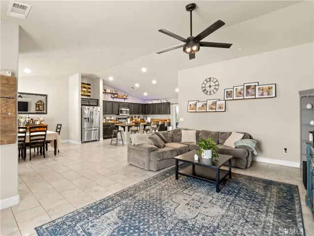 391 Rosewood, Sanger, California 93657