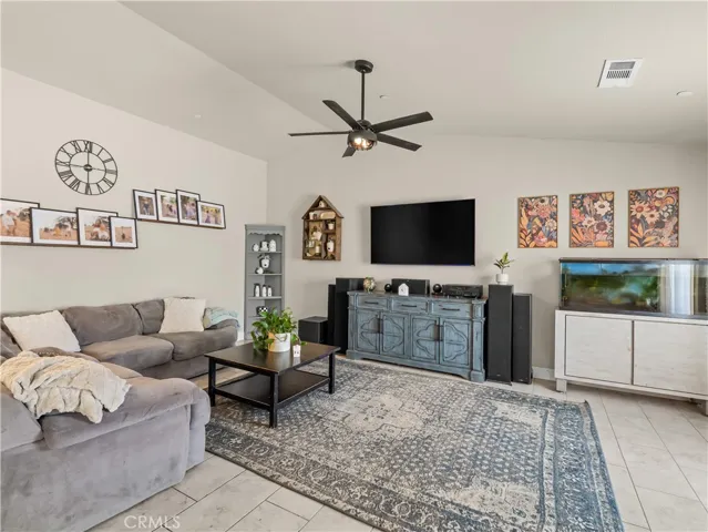 391 Rosewood, Sanger, California 93657
