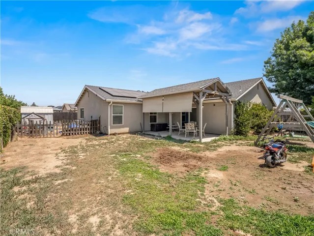 391 Rosewood, Sanger, California 93657