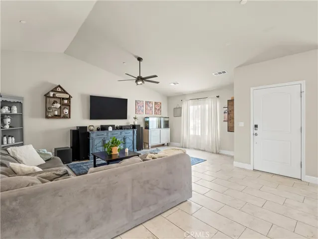 391 Rosewood, Sanger, California 93657