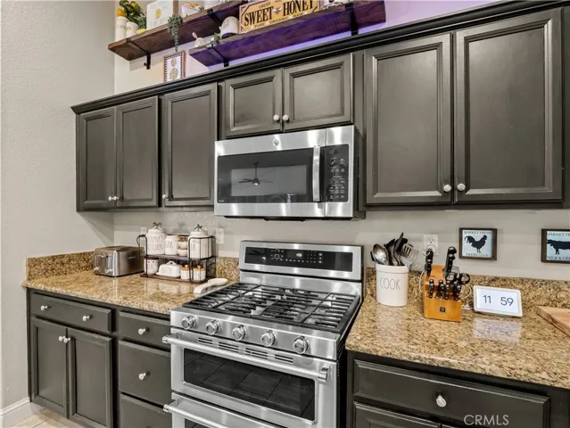 391 Rosewood, Sanger, California 93657