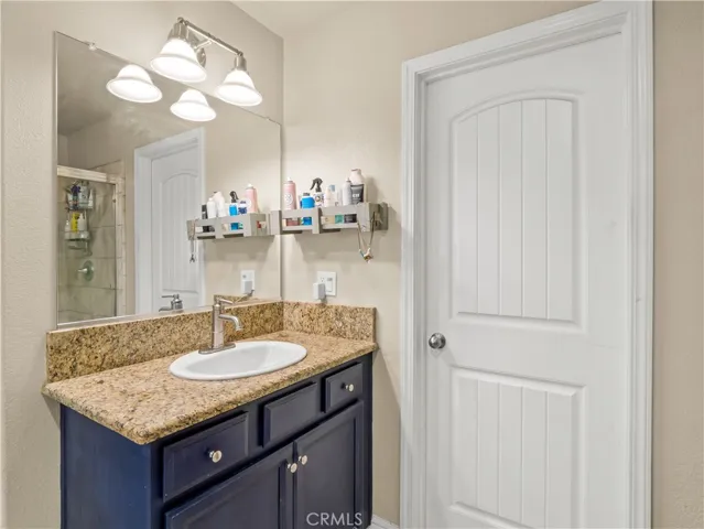 391 Rosewood, Sanger, California 93657