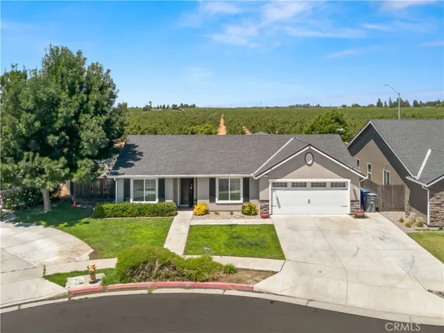 391 Rosewood, Sanger, California 93657