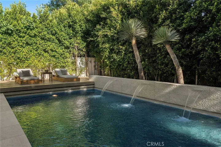 16130 Otsego Street, Encino, California 91436