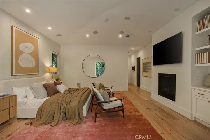 16130 Otsego Street, Encino, California 91436