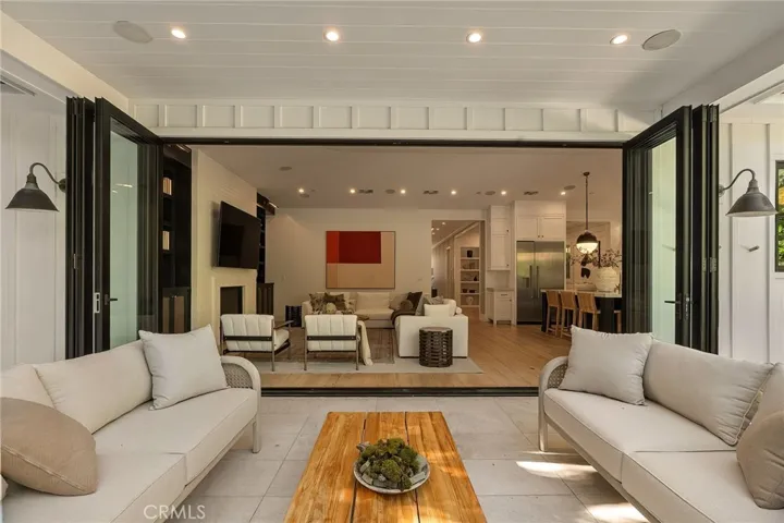 16130 Otsego Street, Encino, California 91436